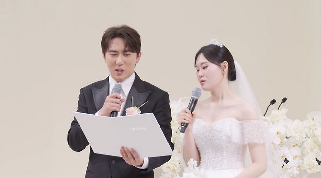 김원훈과 결혼한 엄지윤 결국 눈물 "가짜 결혼식인데…"