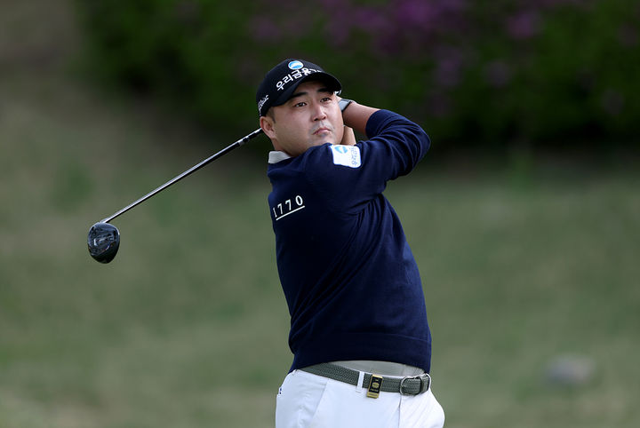 [서울=뉴시스] 이태훈, 한국프로골프(KPGA) 투어 우리금융 챔피언십 셋째 날 공동 1위 도약. (사진=KPGA 제공) *재판매 및 DB 금지