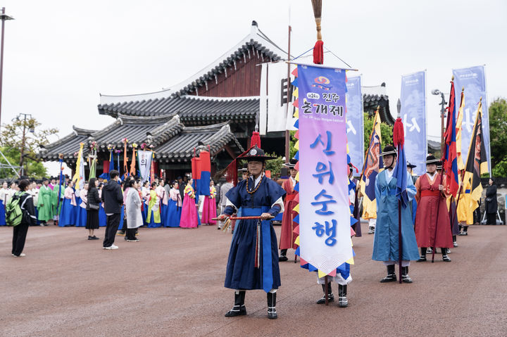 [진주=뉴시스]진주논개제, '신위순행' 모습.(사진=뉴시스 DB).photo@newsis.com *재판매 및 DB 금지