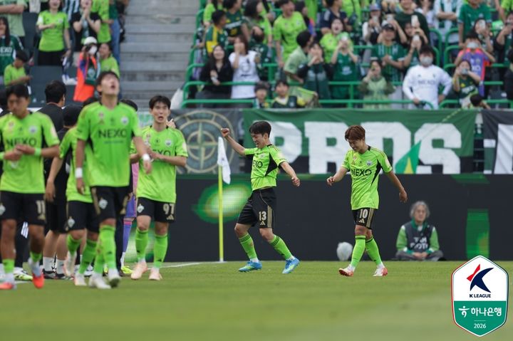 [서울=뉴시스]K리그1 전북 강상윤 극장골. (사진=한국프로축구연맹 제공)