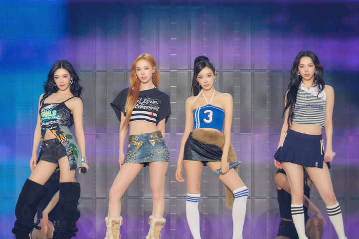 [도쿄=뉴시스] 에스파가 지난 25~26일 일본 도쿄돔에서 '2026 에스파 라이브 투어 – 싱크 : 액시스 라인- 인 재팬 [스페셜 에디션 돔 투어](2026 aespa LIVE TOUR - SYNK : aeXIS LINE - in JAPAN [SPECIAL EDITION DOME TOUR])'를 열고 있다. (사진 = SM엔터테인먼트 제공) 2026.04.27. photo@newsis.com *재판매 및 DB 금지