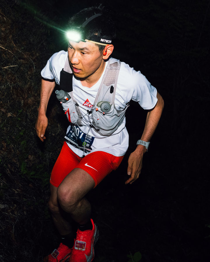 [제주=뉴시스] 4월 24일부터 26일까지 일본에서 열린 세계적인 트레일러닝 대회인 '후지산 100(Mt.FUJI 100)'에 참가한 고민철 선수가 레이스를 펼치고 있다. (사진=나이키ACG 제공) 2026.04.27. photo@newsis.com *재판매 및 DB 금지