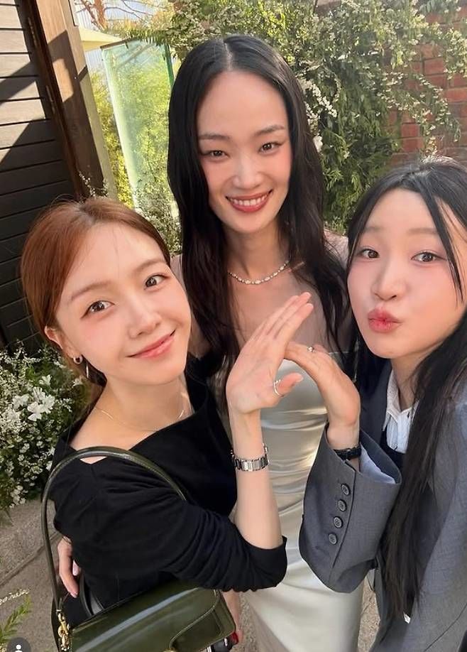 극비 스몰웨딩 모델 신현지 결혼식 공개 "너 예쁘더라"