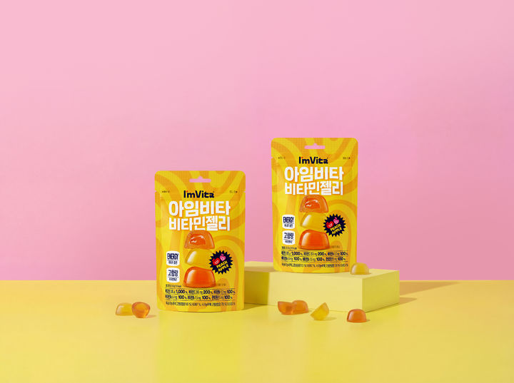 [서울=뉴시스] 종근당건강은 비타민을 간편하게 섭취할 수 있는 '아임비타 비타민젤리'를 출시했다고 27일 밝혔다. (사진=종근당건강 제공) 2026.4.27. photo@newsis.com *재판매 및 DB 금지