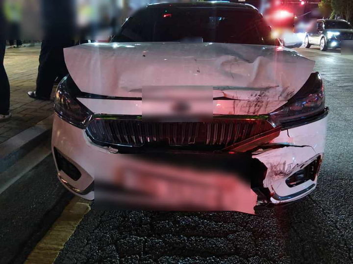 [부산=뉴시스] 26일 오후 부산 북구의 한 도로에서 음주 운전을 하던 50대가 다중 교통사고를 내 1명이 다쳤다. (사진=부산경찰청 제공) 2026.04.27. photo@newsis.com *재판매 및 DB 금지