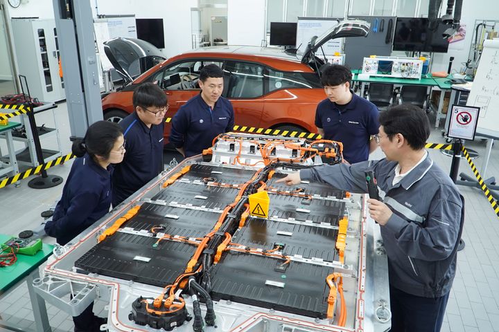 BMW코리아 고전압 테크니션(HVT) 교육과정.(사진제공=BMW코리아) *재판매 및 DB 금지