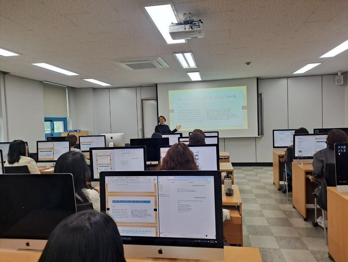 [대전=뉴시스] 한국폴리텍Ⅳ대학 대전캠퍼스 'ChatGPT 실전 활용' 특강. (사진=대전캠퍼스 제공) 2206.04.27. photo@newsis.com *재판매 및 DB 금지