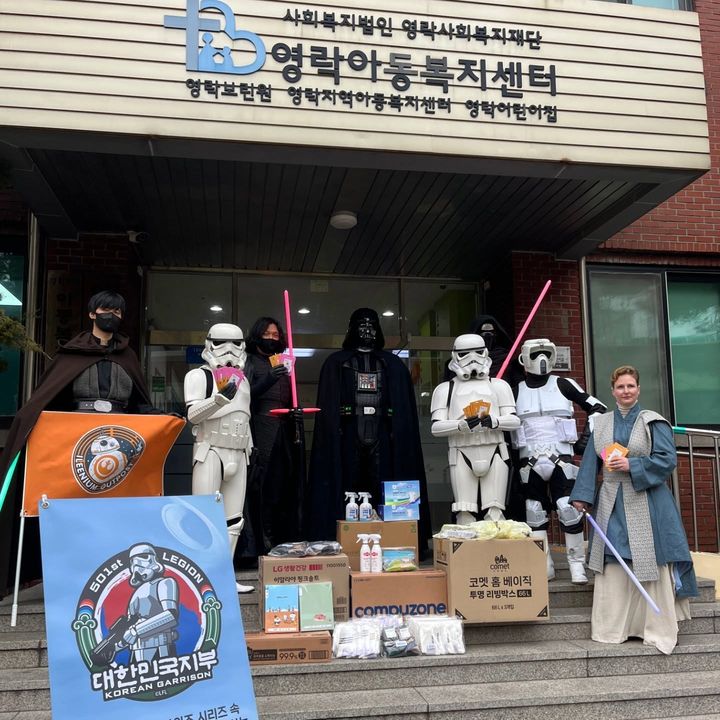 서울 용산구 후암로 영략보린원에 생필품과 데스크톱 PC 등을 기부한 ‘501군단 대한민국지부’. (사진= ‘501군단 대한민국지부’ SNS) *재판매 및 DB 금지