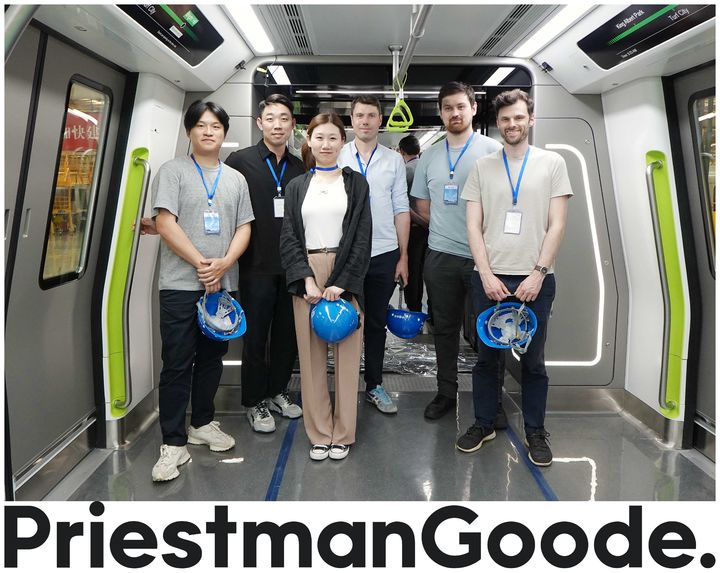 [서울=뉴시스] 국민대 자동차·운송디자인학과가 영국의 모빌리티 디자인 기업 프리스트먼구드(PG)와 함께 산학협력 프로젝트를 추진한다. 사진은 PG 디자인팀의 단체 사진이다. (사진=국민대 제공) 2026.04.27. photo@newsis.com *재판매 및 DB 금지