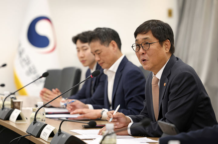 최휘영 문화체육관광부 장관이 27일 서울 종로구 국립현대미술관에서 문화예술정책자문위원회 뮤지컬 분과 제2차 회의를 가졌다. (사진=문체부 제공) *재판매 및 DB 금지