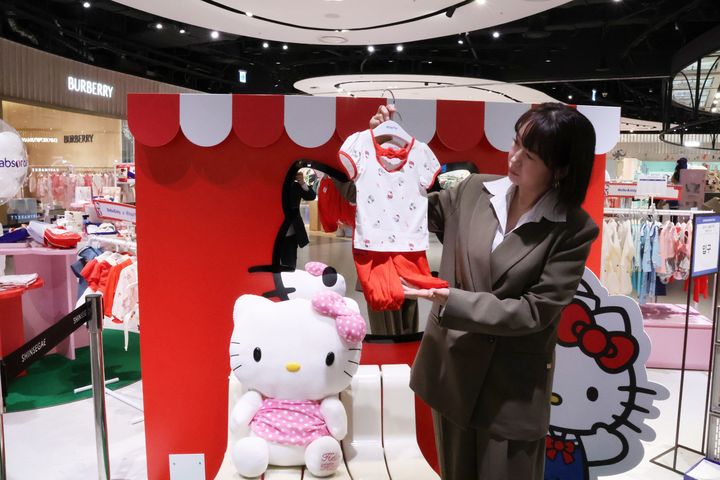 [대구=뉴시스] 대구 신세계백화점은 압소바 X 헬로키티 팝업 행사를 진행한다. (사진=대구 신세계백화점 제공) 2026.04.27. photo@newsis.com *재판매 및 DB 금지