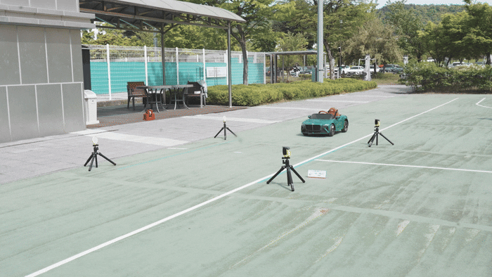 [서울=뉴시스] 한국소비자원이 씨투엠뉴의 '벤틀리 바칼라' 제품을 대상으로 주행시험을 시연하고 있다. (사진=한국소비자원 제공) 2026.04.28. photo@newsis.com *재판매 및 DB 금지