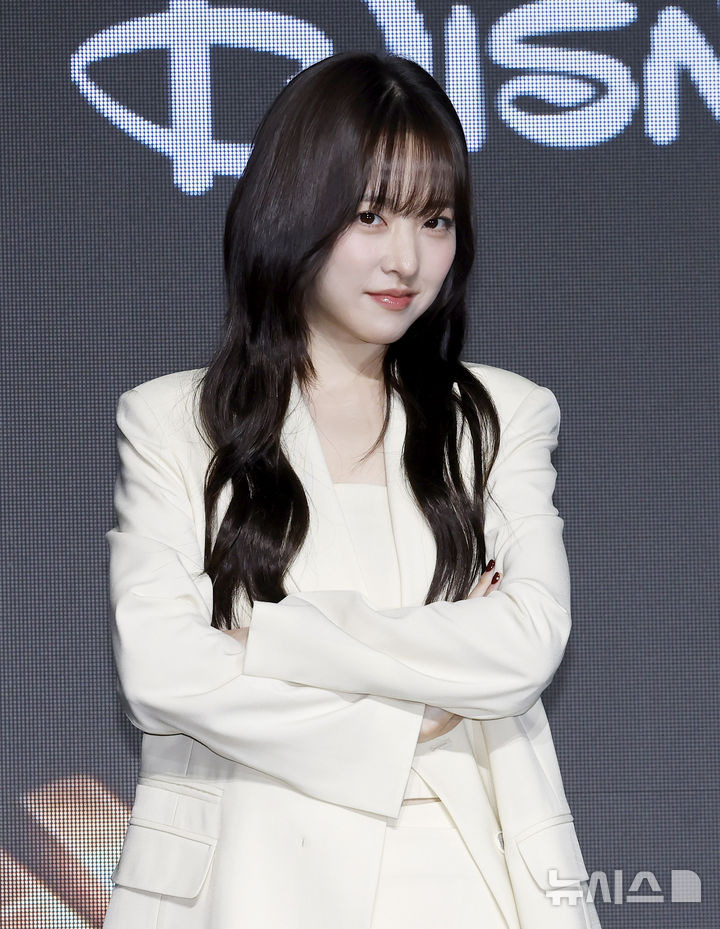 [서울=뉴시스] 김혜진 기자 = 배우 박보영이 27일 서울 영등포구 콘래드 서울에서 열린 디즈니+ 오리지널 시리즈 '골드랜드' 제작발표회에서 포즈를 취하고 있다. 2026.04.24. jini@newsis.com