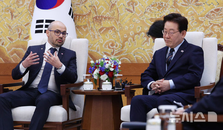 이 대통령, 딥마인드 CEO 만나 "AI, 인류에 도움 되는 방향으로만 갈지 알 수 없어"