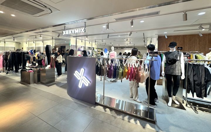 [서울=뉴시스] 애슬레저 기업 젝시믹스가 오사카 '쿼츠 신사이바시'에 6번째 정식 매장을 오픈했다고 28일 밝혔다.(사진=젝시믹스 제공) *재판매 및 DB 금지 *재판매 및 DB 금지