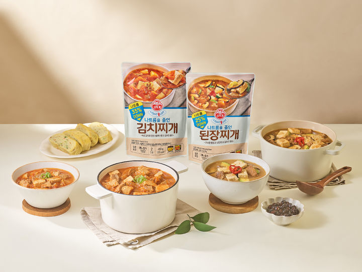 LIGHT&JOY 나트륨을 줄인 된장찌개·김치찌개. (사진=오뚜기 제공) *재판매 및 DB 금지