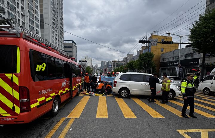 미추홀구 사고 현장. (사진=인천소방본부 제공) 2026.04.28. photo@newsis.com *재판매 및 DB 금지