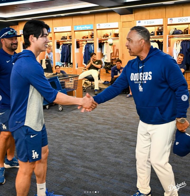 [서울=뉴시스] 2025년 월드시리즈 우승 반지 전달받은 LA 다저스의 김혜성. (사진 = LA 다저스 구단 공식 인스타그램 캡처) *재판매 및 DB 금지