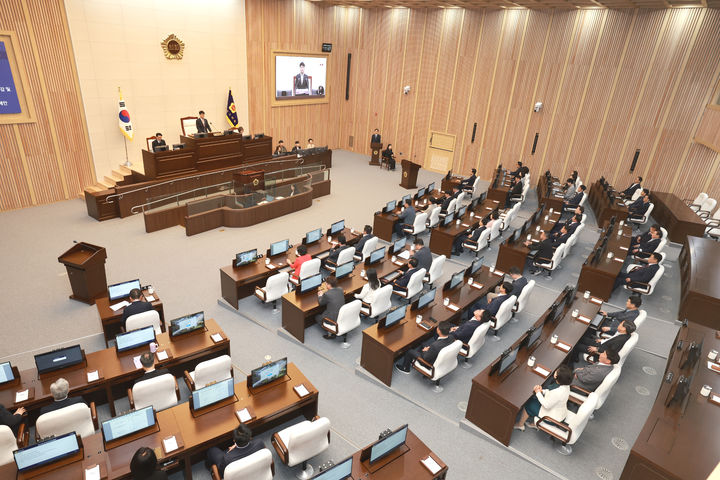 [청주=뉴시스] 28일 열린 충북도의회 제433회 임시회 본회의. (사진=충북도의회 제공) 2026.04.28. photo@newsis.com *재판매 및 DB 금지