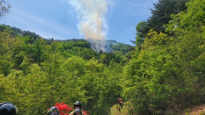 영동군 상촌면 하도대리 산불(사진=영동소방서 제공) *재판매 및 DB 금지