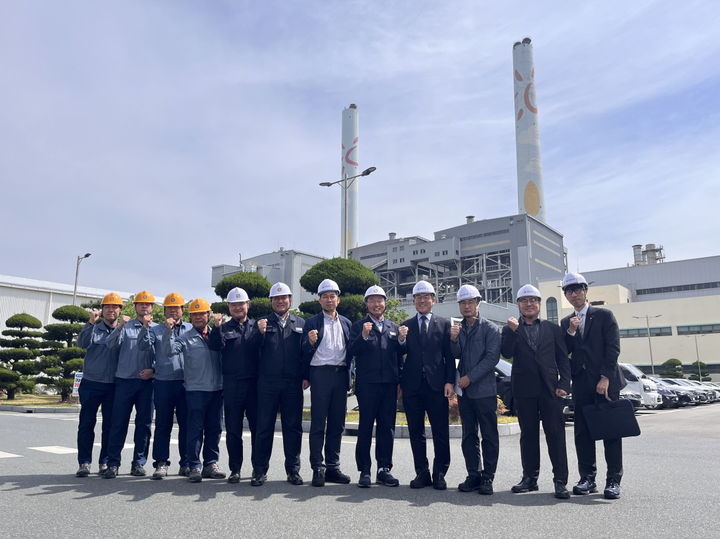 [세종=뉴시스] 한국에너지공단은 28일 최재관 이사장이 울산 남구에 소재한 집단에너지사업자 '한주'를 방문해 열사용기자재 검사 현장을 점검했다고 밝혔다. (사진=에너지공단 제공) 2026.04.28. photo@newsis.com *재판매 및 DB 금지