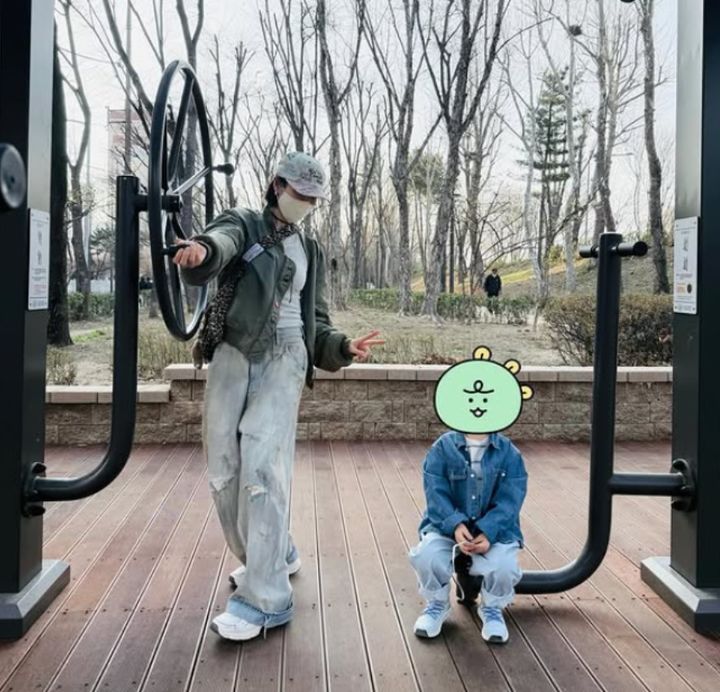 [서울=뉴시스] 배우 손예진이 아들과 함께한 일상을 공개했다. (사진=인스타그램 캡처) 2026.04.28. photo@newsis.com *재판매 및 DB 금지