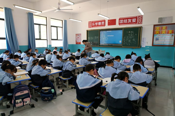 [서울=뉴시스] 28일 세라젬에 따르면 전날 중국 베이징 컨퍼런스센터에서 진행된 25주년 기념식에서 세라젬 이경수 대표는 주요 관계자들 1300여명이 참석한 가운데 기업 발전 과정과 경영 방향, 사회공헌 활동 등을 공유했다. (사진=세라젬 제공) 2026.04.28. photo@newsis.com *재판매 및 DB 금지