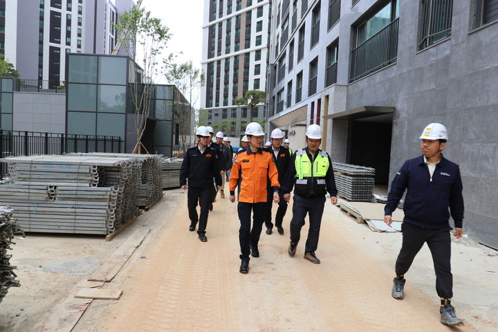 [광주=뉴시스] 광주 북부소방서는 28일 봄철 화재 위험이 높은 관내 대형공사장을 대상으로 현장 지도점검을 실시했다. (사진 = 광주 북부소방서 제공) 2026.04.28. photo@newsis.com *재판매 및 DB 금지