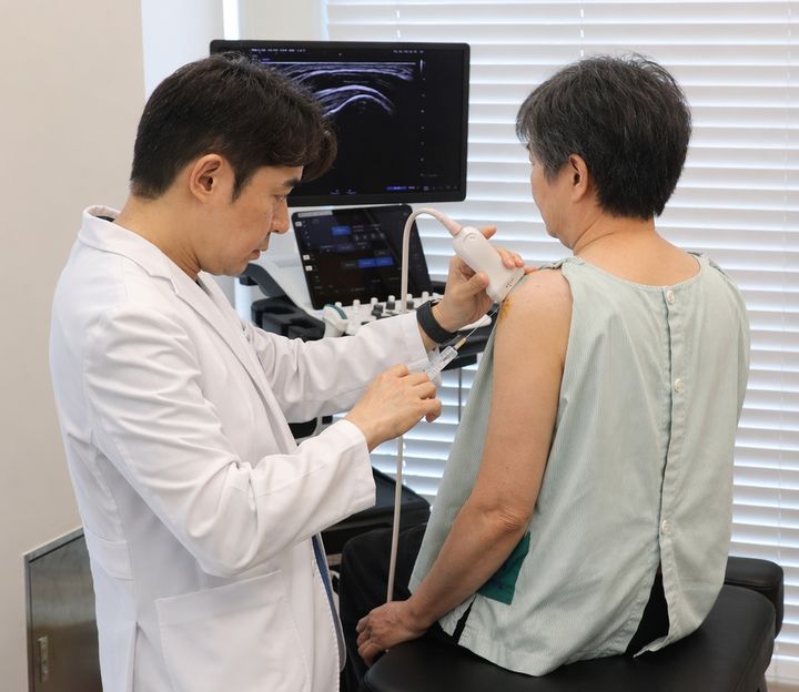 [서울=뉴시스] 자생한방병원 척추관절연구소 김두리 원장 연구팀은 이 같은 연구 결과를 한국한의학연구원 한창현 박사 연구팀과 공동 연구를 통해 SCI(E)급 국제학술지 ‘헬스케어(Healthcare, IF 2.7)’에 게재했다고 28일 밝혔다. (사진=자생한방병원 제공) 2026.04.28. photo@newsis.com *재판매 및 DB 금지