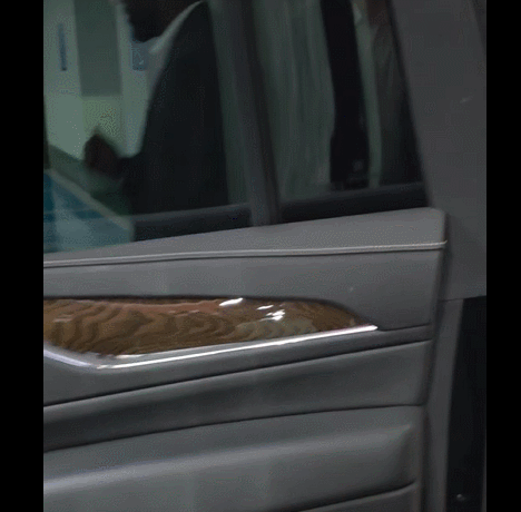 [서울=뉴시스] 홍세희 기자 = '알파고 아버지' 데미스 하사비스 구글 딥마인드 공동 창업자 겸 최고경영자(CEO)가 28일 오후 여의도 LG트윈타워를 나서고 있다. 2026.04.28. hong1987@newsis.com *재판매 및 DB 금지 *재판매 및 DB 금지