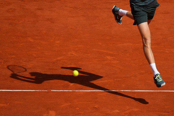 [마드리드=AP/뉴시스] 얀니크 신네르(1위·이탈리아)가 29일(현지 시간) 스페인 마드리드에서 열린 ATP 마스터스 1000 무투아 마드리드 오픈 단식 8강전에서 라파엘 조다르(42위·스페인)와 경기하고 있다. 신네르가 2-0(6-2 7-6)으로 승리하고 준결승에 올랐다. 2026.04.30.