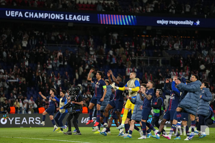 [파리=AP/뉴시스] 프랑스 프로축구 리그1 파리 생제르맹(PSG) 선수단. 2026.04.28.