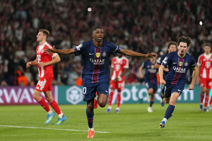 [파리=AP/뉴시스] 파리 생제르맹(PSG)의 우스만 뎀벨레가 28일(현지 시간) 프랑스 파리의 파르크 데 프랭스에서 열린 2025-26 유럽축구연맹(UEFA) 챔피언스리그 준결승 1차전 바이에른 뮌헨(독일)과 경기 전반 추가시간 페널티킥(PK)로 팀 세 번째 골을 넣은 후 세리머니하고 있다. 뎀벨레와 흐비차 크바라츠헬리아는 각각 멀티 골을 기록하며 팀의 5-4 승리를 이끌었다. 2026.04.29.