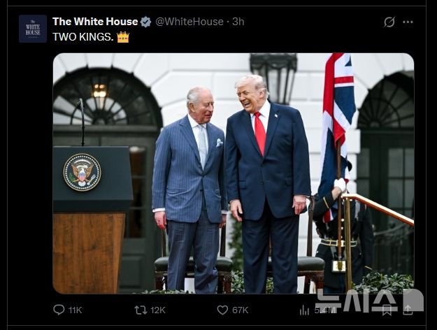 [서울=뉴시스] 백악관은 이날 엑스(X·옛 트위터) 공식 계정에 트럼프 대통령과 찰스 3세가 백악관에서 회동하는 사진을 게재했다. 이 사진에는 “TWO KINGS(두 왕)”이라는 문구와 왕관 모양 이모티콘이 달렸다. (사진 = 백악관 엑스 계정 갈무리) 2026.04.29 photo@newsis.com 
