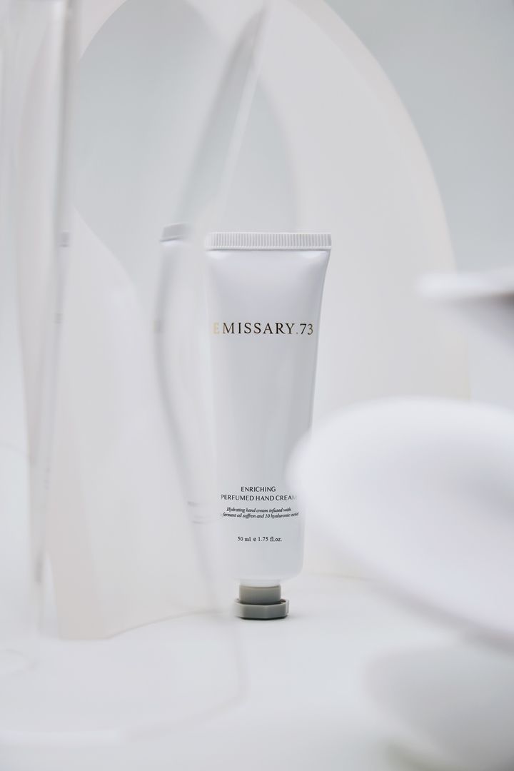 에미서리.73 인리칭 퍼퓸드 핸드크림. (사진=롯데호텔앤리조트 제공) *재판매 및 DB 금지