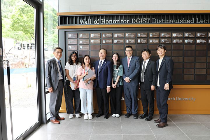  *재판매 및 DB 금지