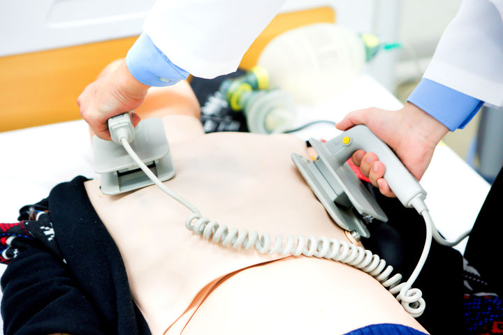 [서울=뉴시스] 심장마비로 심장이 멈춘 지 40시간 만에 최신 의료 기술인 에크모(ECMO·체외막산소공급장치) 덕분에 기적적으로 생존한 40세 중국 남성의 사연이 화제다. (사진=유토이미지) *재판매 및 DB 금지