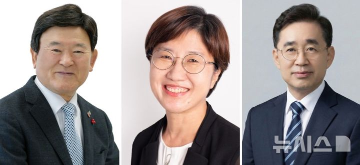 [제주=뉴시스] 6·3 지방선거 제주교육감 선거에 출마한 김광수(왼쪽 첫번째) 제주교육감, 고의숙(가운데) 전 제주도의회 교육의원, 송문석 전 교장. (사진=뉴시스DB)
