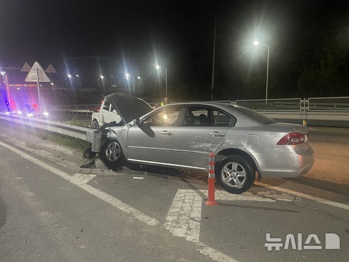 [경주=뉴시스] 경주시 강동면 유금리 28번 국도 승용차 사고 현장 (사진=독자 제공) 2026.4.29. photo@newsis.com