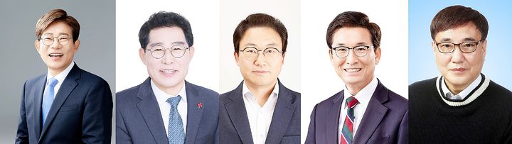 충북교육감 선거 출마자. 왼쪽부터 김성근, 김진균, 신문규, 윤건영, 조동욱(가다다순) *재판매 및 DB 금지
