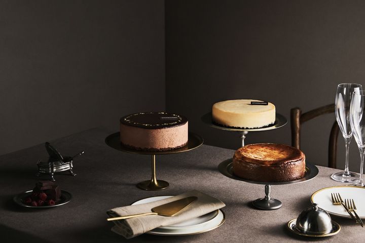 [서울=뉴시스] 온라인 전용 PB 케이크 3종(사진=롯데호텔앤리조트) *재판매 및 DB 금지