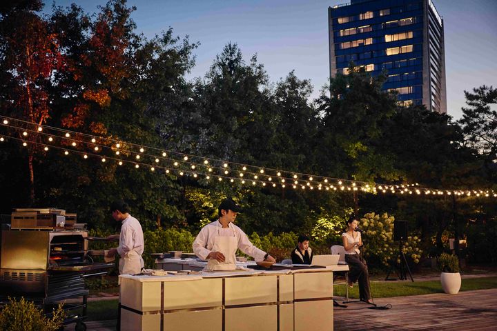 [서울=뉴시스] 반얀트리 클럽 앤 스파 서울, 미식의 정원(사진=반얀트리 클럽 앤 스파 서울 제공) *재판매 및 DB 금지