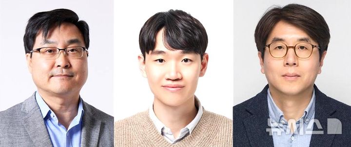 [포항=뉴시스] = 포스텍 화학공학과·배터리공학과 김원배 교수 연구팀이 전고체 전지 핵심 문제를 해결할 새로운 전극 기술을 개발했다. 사진 왼쪽부터 포스텍 김 교수, 화학공학과 김민호 박사, 국립부경대학교 이상호 교수. (사진=포스텍 제공) 2026.04.29. photo@newsis.com
