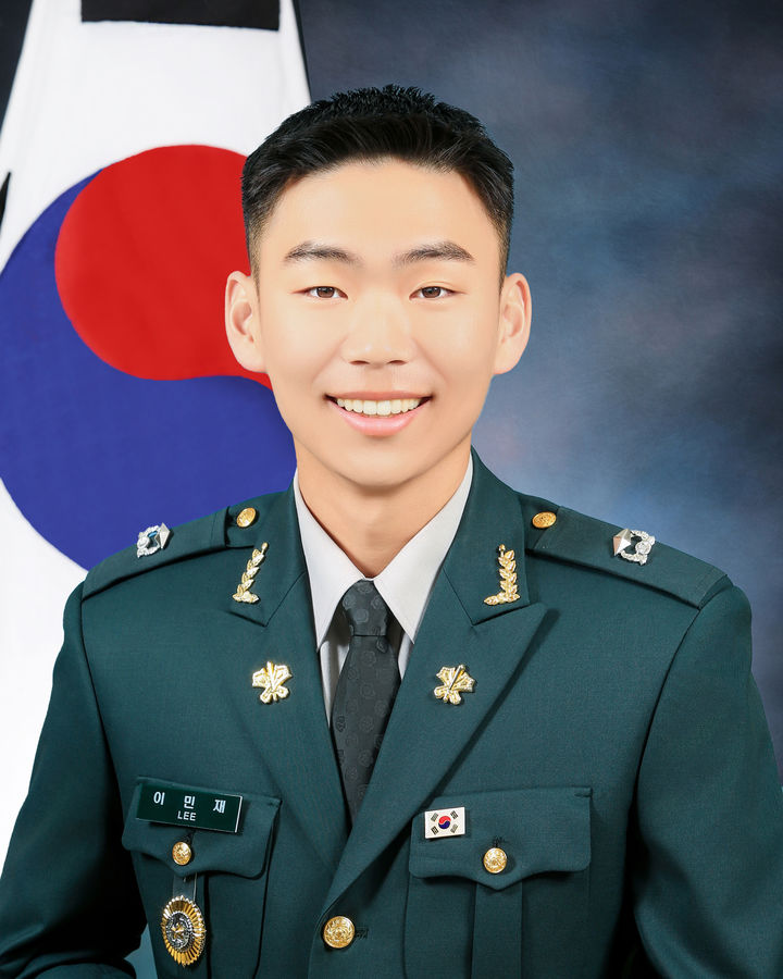 [구미=뉴시스] 10기 졸업생 이민재 중위. (사진=경운대 제공) 2026.04.29 photo@newsis.com *재판매 및 DB 금지