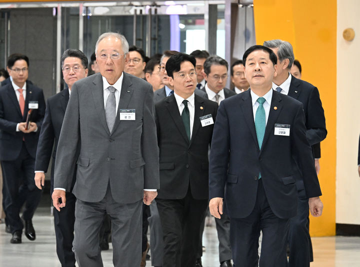 [서울=뉴시스] 정병혁 기자 = 구윤철 부총리 겸 재정경제부 장관이 4월 29일 서울 서초구 aT센터에서 열린 '민관합동 청년뉴딜 보고회'에 참석하고 있다.(사진=재정경제부 제공) 2026.04.29. photo@newsis.com *재판매 및 DB 금지