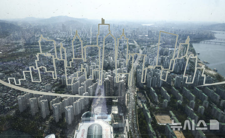 [서울=뉴시스] 서울 송파구 롯데월드타워 스카이라운지에서 송파와 강남일대 아파트 단지 모습이 보이고 있다. photo@newsis.com