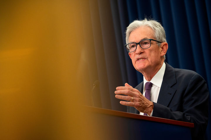[워싱턴=AP/뉴시스]제롬 파월 미국 연방준비제도(Fed·연준) 의장이 29일(현지 시간) 미 워싱턴DC 연준에서 열린 연방공개시장위원회(FOMC) 정례회의 결과 기자회견에서 발언하고 있다. 2026.04.30.