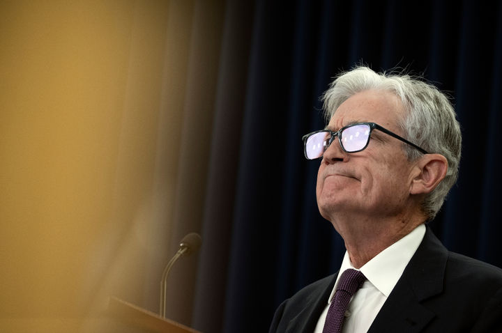 [워싱턴=AP/뉴시스] 제롬 파월 미 연방준비제도(Fed·연준) 의장이 29일(현지 시간) 워싱턴 D.C.에서 연방공개시장위원회(FOMC) 정례 회의를 마친 후 기자회견하고 있다. 이날 연준은 기준금리를 3.50∼3.75%로 동결했다. 5월 15일 임기를 마치는 파월 의장은 이날 "의장으로서 마지막 기자회견"이라고 밝히기도 했다. 2026.04.30.