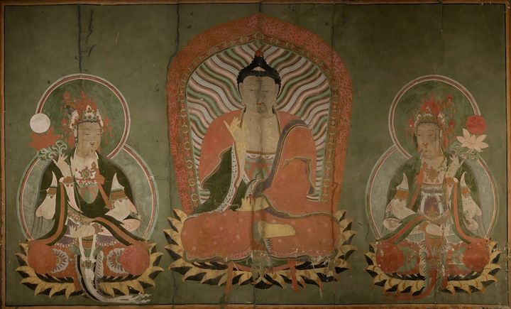 [서울=뉴시스] 보물로 지정 예고된 부산 범어사 대웅전 벽화 4점 중 '약사여래삼존도' 모습 (사진=국가유산청 제공) 2026.04.30. photo@newsis.com *재판매 및 DB 금지