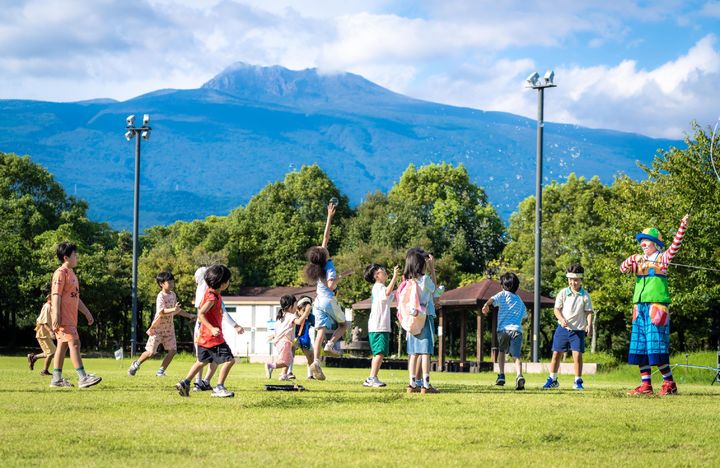 [제주=뉴시스] 펠롱펠롱 제주올레 글로벌 어린이 걷기 축제 모습. (사진=제주도 제공) *재판매 및 DB 금지